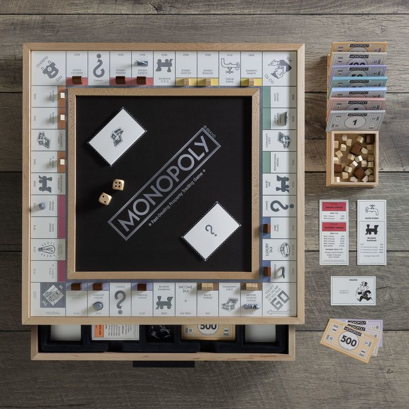 Monopoly: Maple Luxe Edition