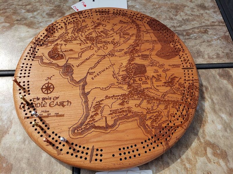 Wooden Cribbage Board: Middle Earth - Round