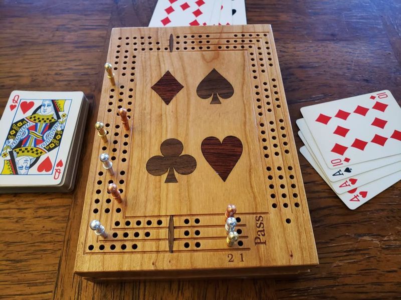 Travel Cribbage Board (Inlaid Suits)