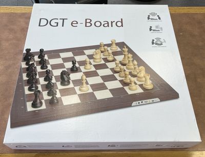 Electronic Chess Set - Plastic E-Pieces &amp; e-Board Without Indices