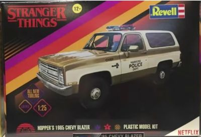 1985 Chevy Blazer (Stranger Things) Model Kit (1:25 Scale)