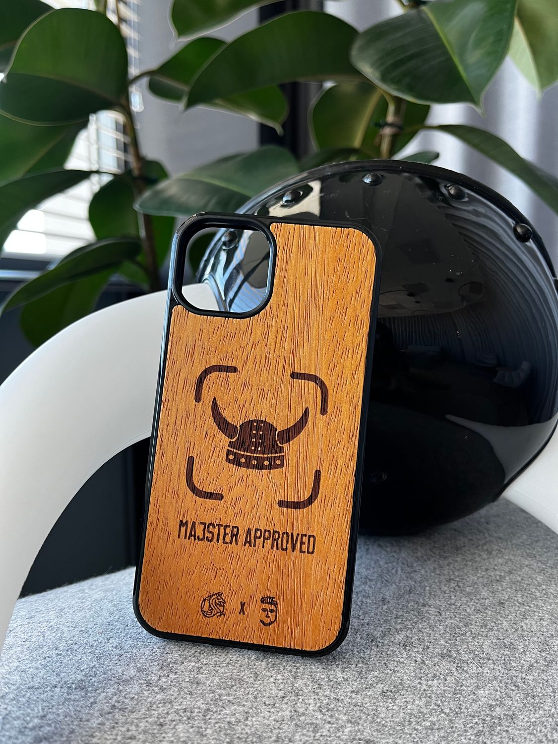 Etui drewniane na iPhone&#39;a Majster Pirzu x Vikingowie 700-350 GB