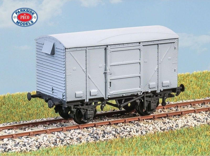 PC42 BR 12ton Fruit Van (LMS Design)