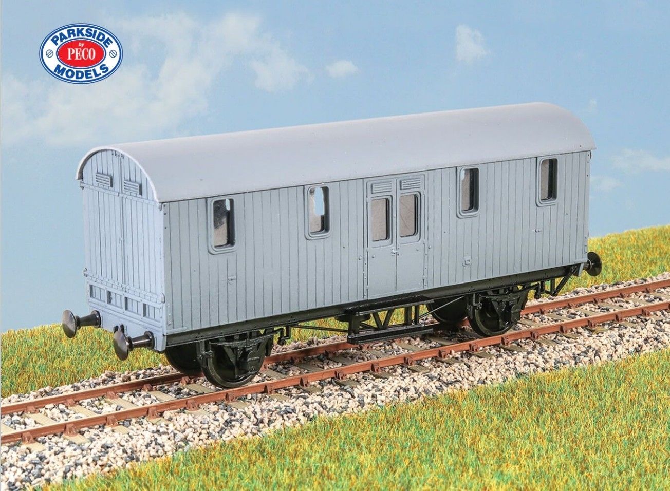PC37 GWR Python Covered Carriage Coach Van PC37 GWR Python Covered Carriage Coach Van