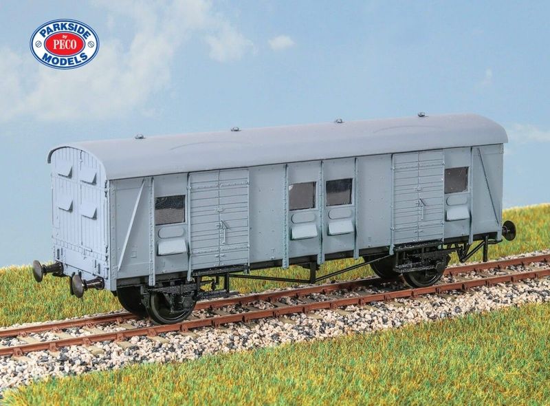 PC47 BR CCT Parcels Van Plywood Sides