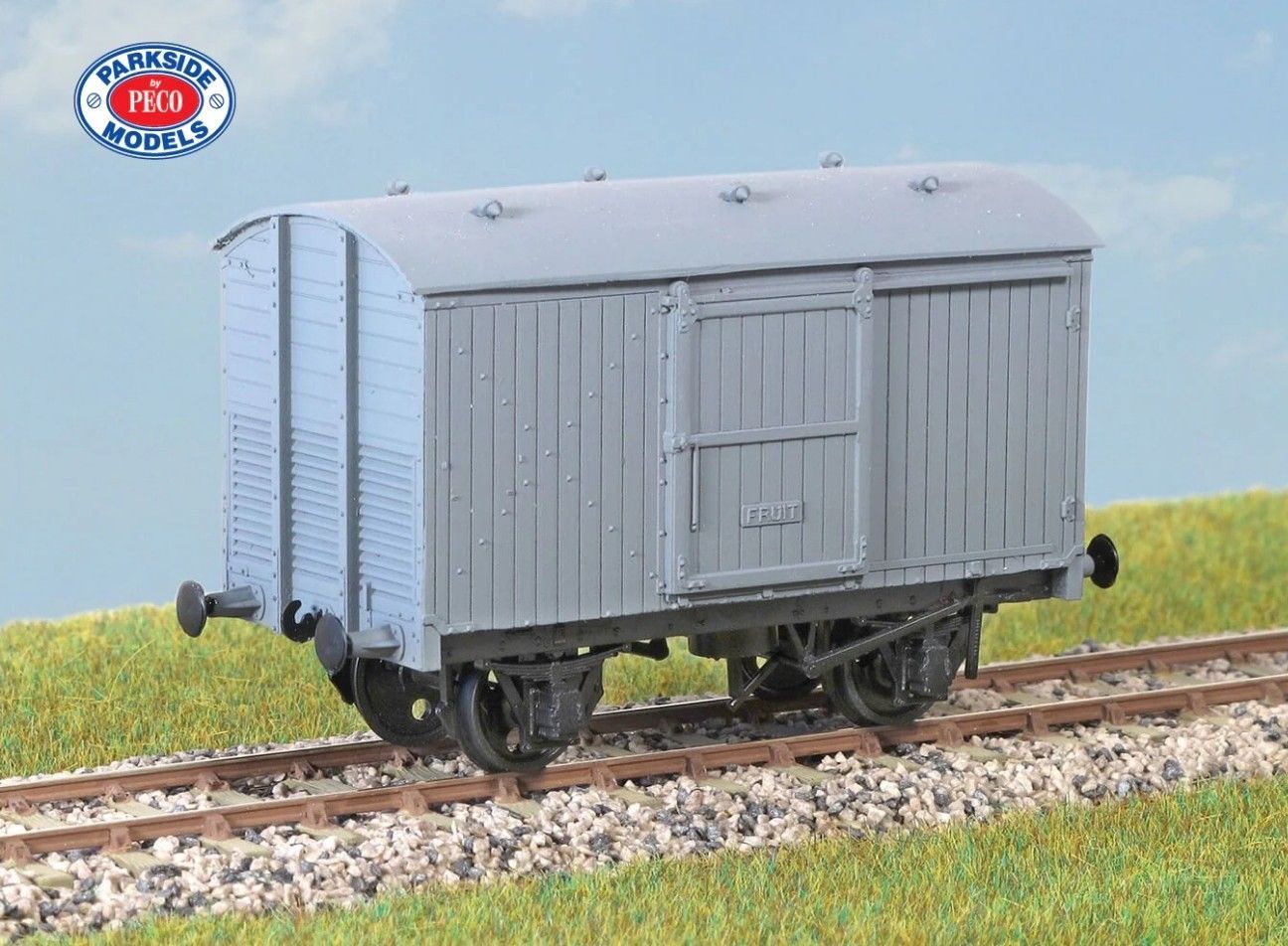 PC62 LNER 12ton Fruit Van