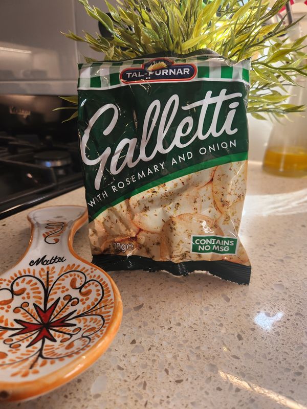 Galletti with Rosemary and Onion