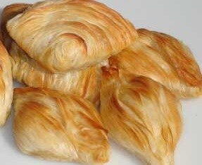 Gato's Pastizzi Tat-Tuffieħ (Apple Pastizzi)