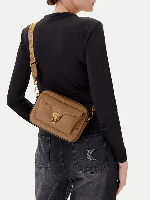 Handtas Coccinelle – model Beat - licht Camel