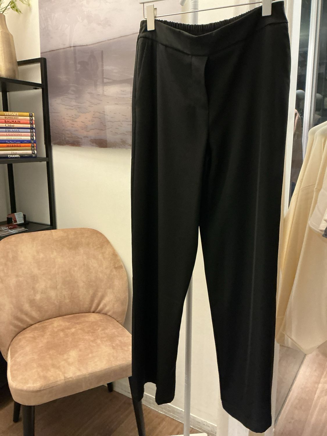 Broek zwart Essence- Dame Blanche