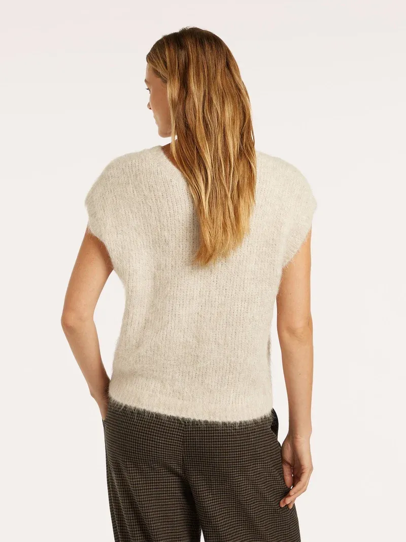 Pull Dion Beaumont