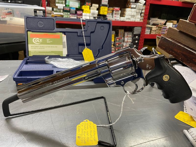 Colt Anaconda, 44 Magnum, Bright Stainless, 8 inch, 1994, Original box and papers. Excellent! Colt Anaconda, 44 Magnum, Bright Stainless, 8 inch, 1994, Original box and papers. Excellent!