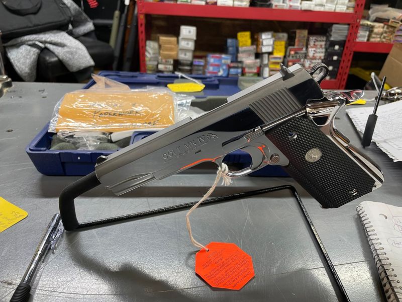 Colt Government Model MK IV Series 80. 5 inch, 45 acp, 1997, 2 mags. Bright stainless, Beautiful gun! Colt Government Model MK IV Series 80. 5 inch, 45 acp, 1997, 2 mags. Bright stainless, Beautiful gun!