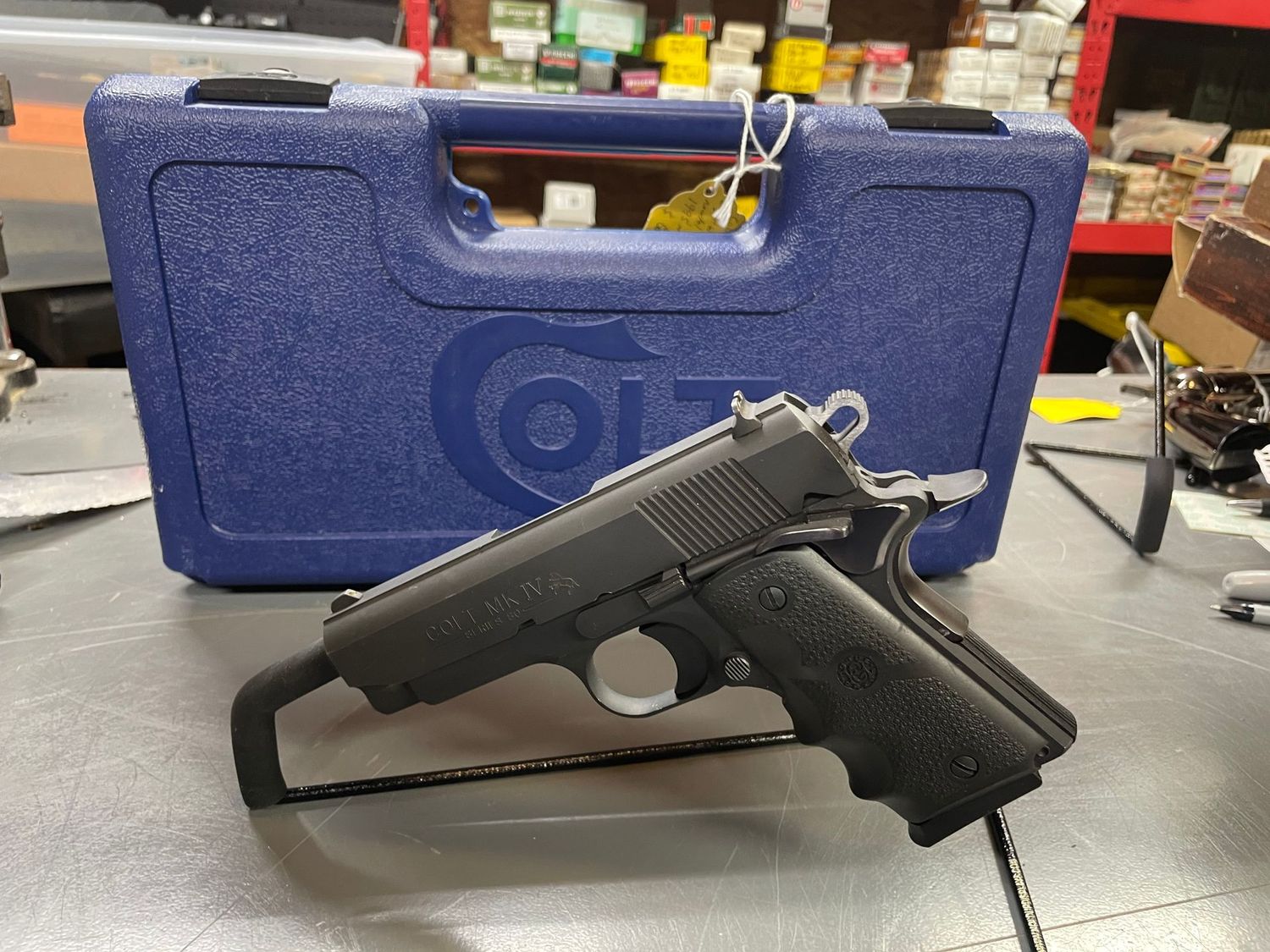 Colt Government Lightweight Officers Model, Blued, 3 1/2 inch, 45 acp, 1995 very good condition,original box and papers, 2 mags Colt Government Lightweight Officers Model, Blued, 3 1/2 inch, 45 acp, 1995 very good condition,original box and papers, 2 mags