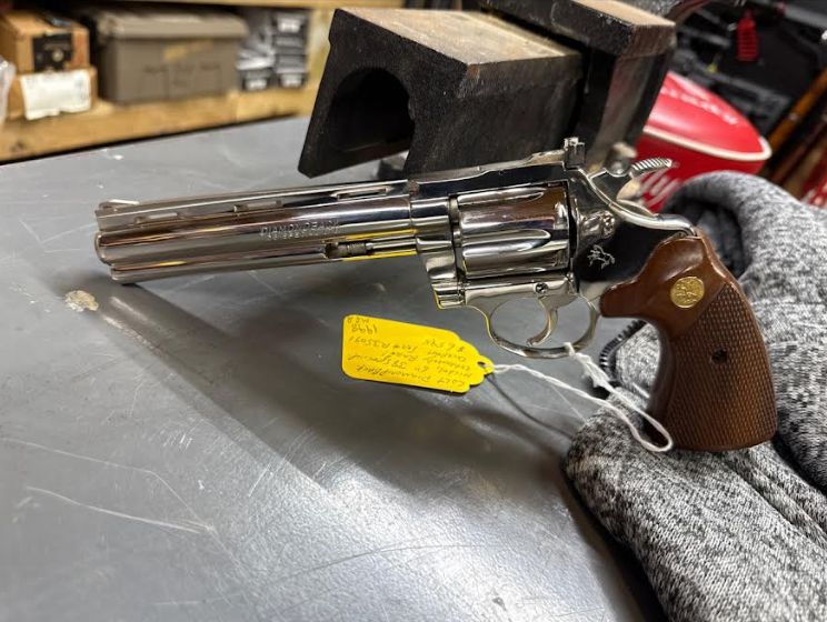 Colt Diamondback, extremely rare model, Nickel, 38 special, 6 inch, excellent, 1998 no box