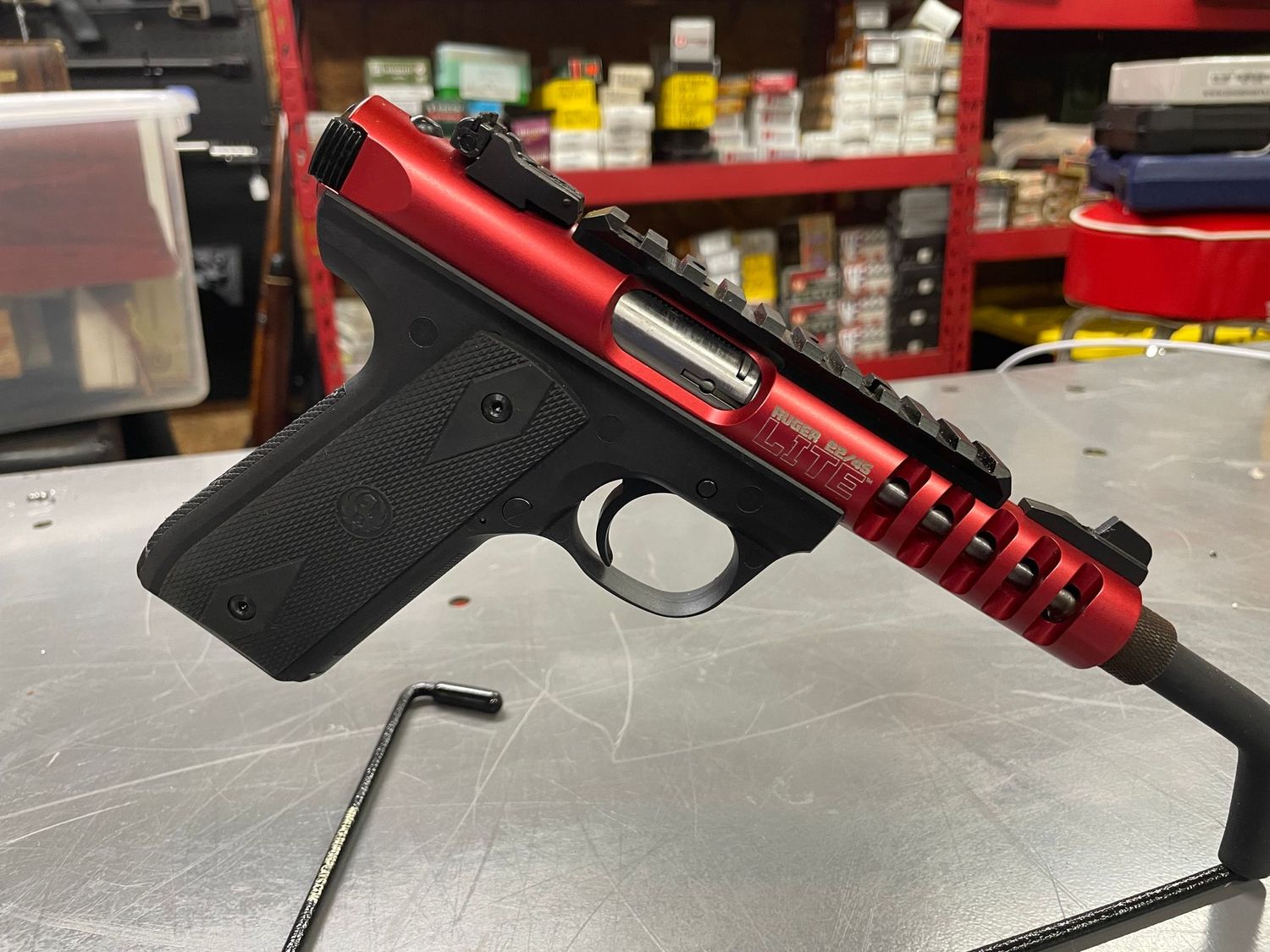 Ruger, 22/45 Lite, 22 LR, threaded 5 inch barrel, pic rail, 2, 10 round mags. Excellent