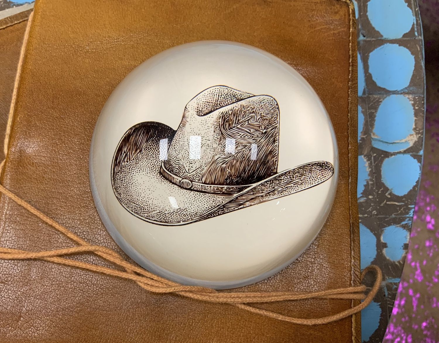 COWBOY HAT composite paperweight