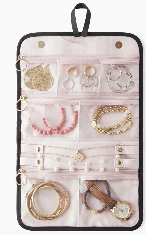 Kusshi Jewelry Organizer