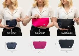 Kusshi Signature Makeup Bag - Navy With Mint Interior