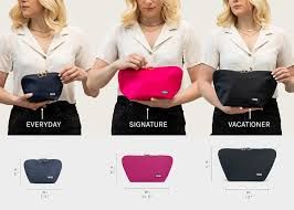 Kusshi Signature Makeup Bag - Navy With Mint Interior