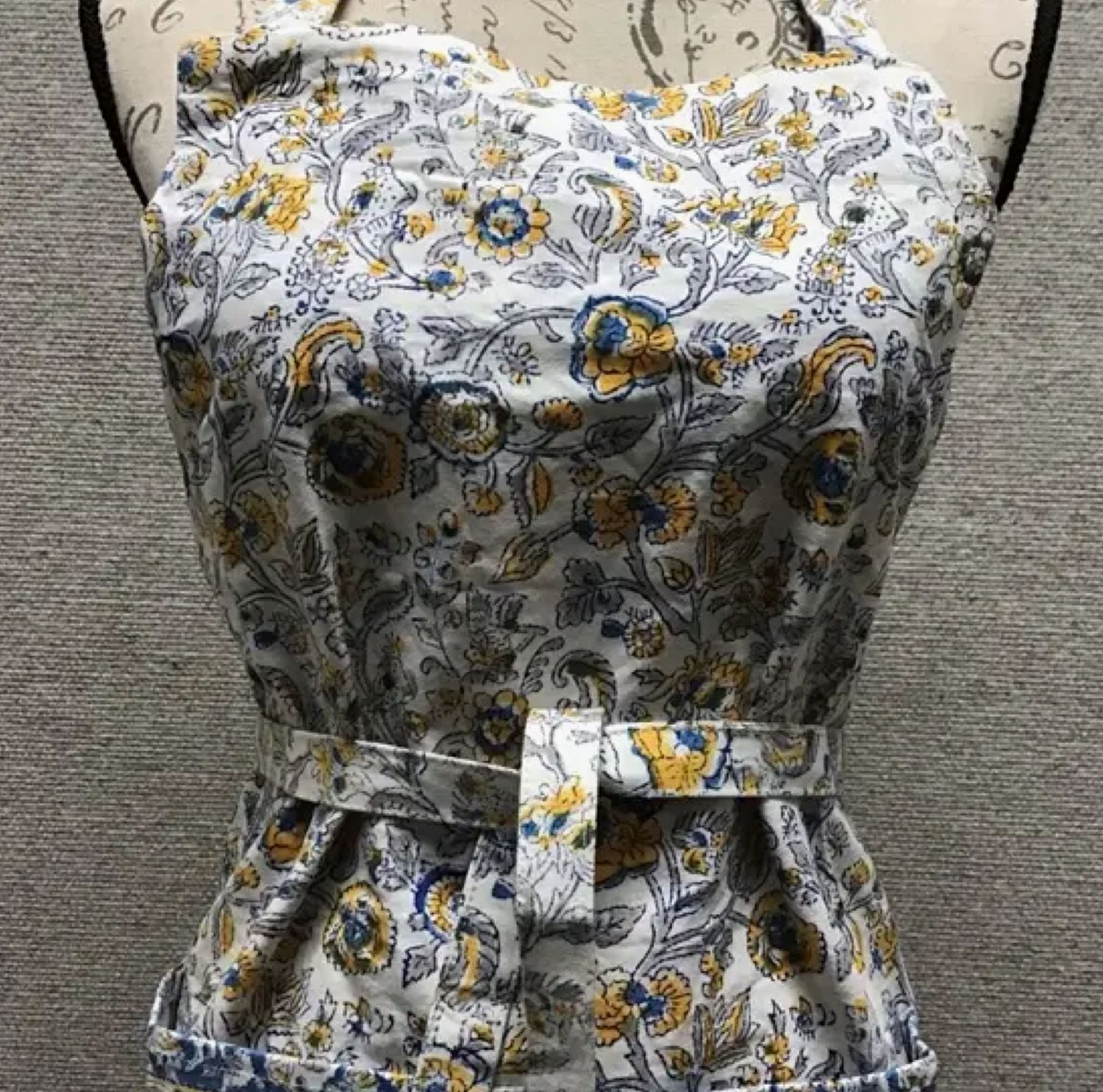 Floral Apron  w/ Pockets