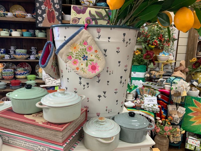 Metal Floral Print Buckets