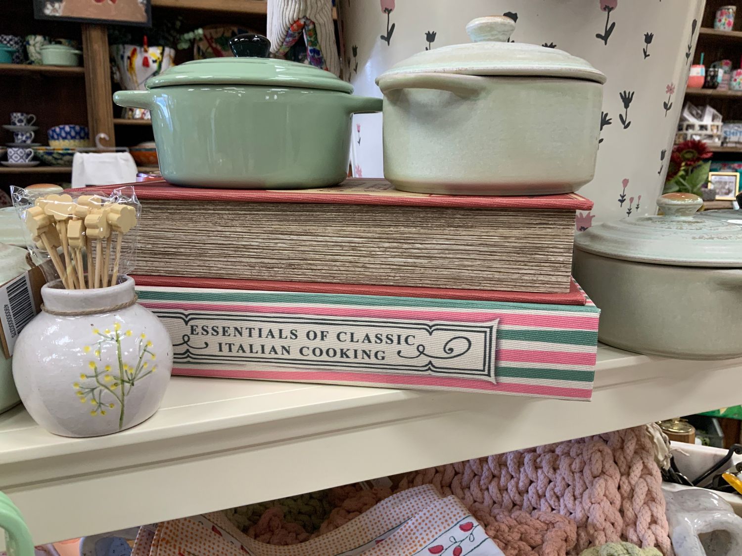 STORAGE BOX
