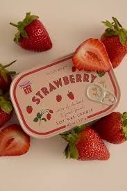 Bistro Printed Tin Soy Candle - Strawberry