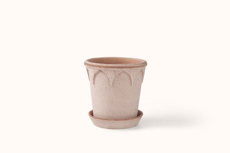 BERGS POTTER ROSA TERRACOTTA ELIZABETH POT AND SAUCER
