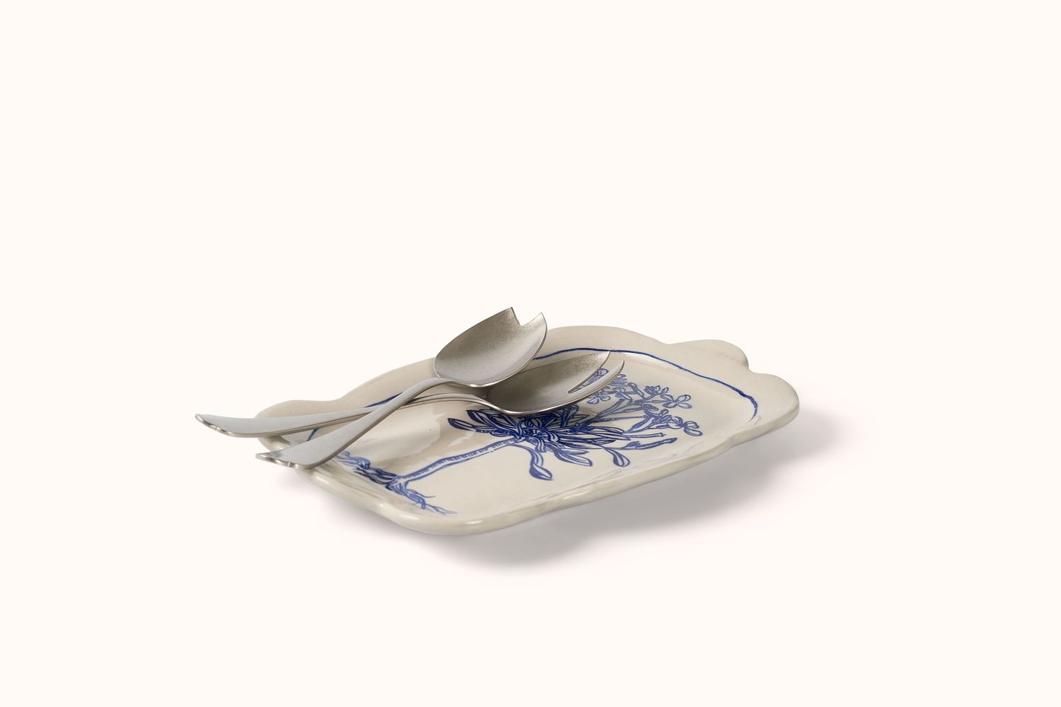 MG BY HAND SCALLOP PLATTER - PHLOX