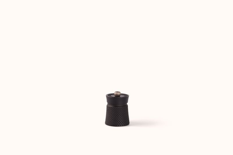 PEUGEOT BLACK CAST IRON BALI FONTE PEPPER MILL