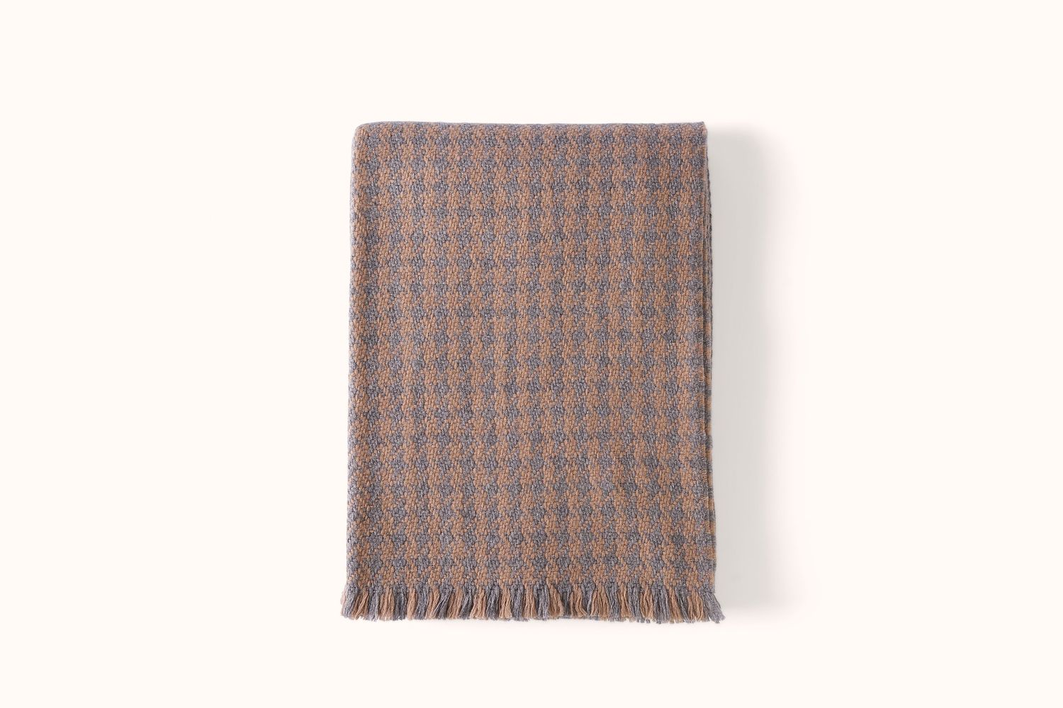ALONPI GREY AND BEIGE SUBTLE HOUNDSTOOTH CASHMERE THROW