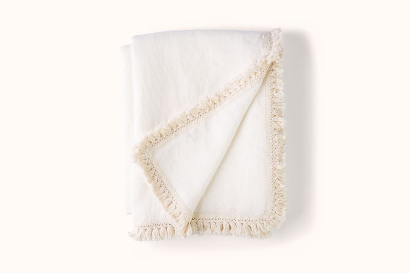 ONCE MILANO LINEN TABLECLOTH WITH SHORT FRINGE