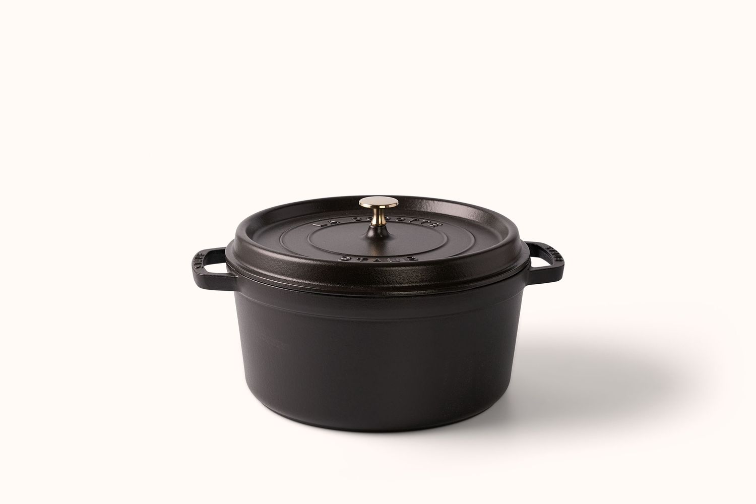 STAUB 7 QT. ROUND DUTCH OVEN