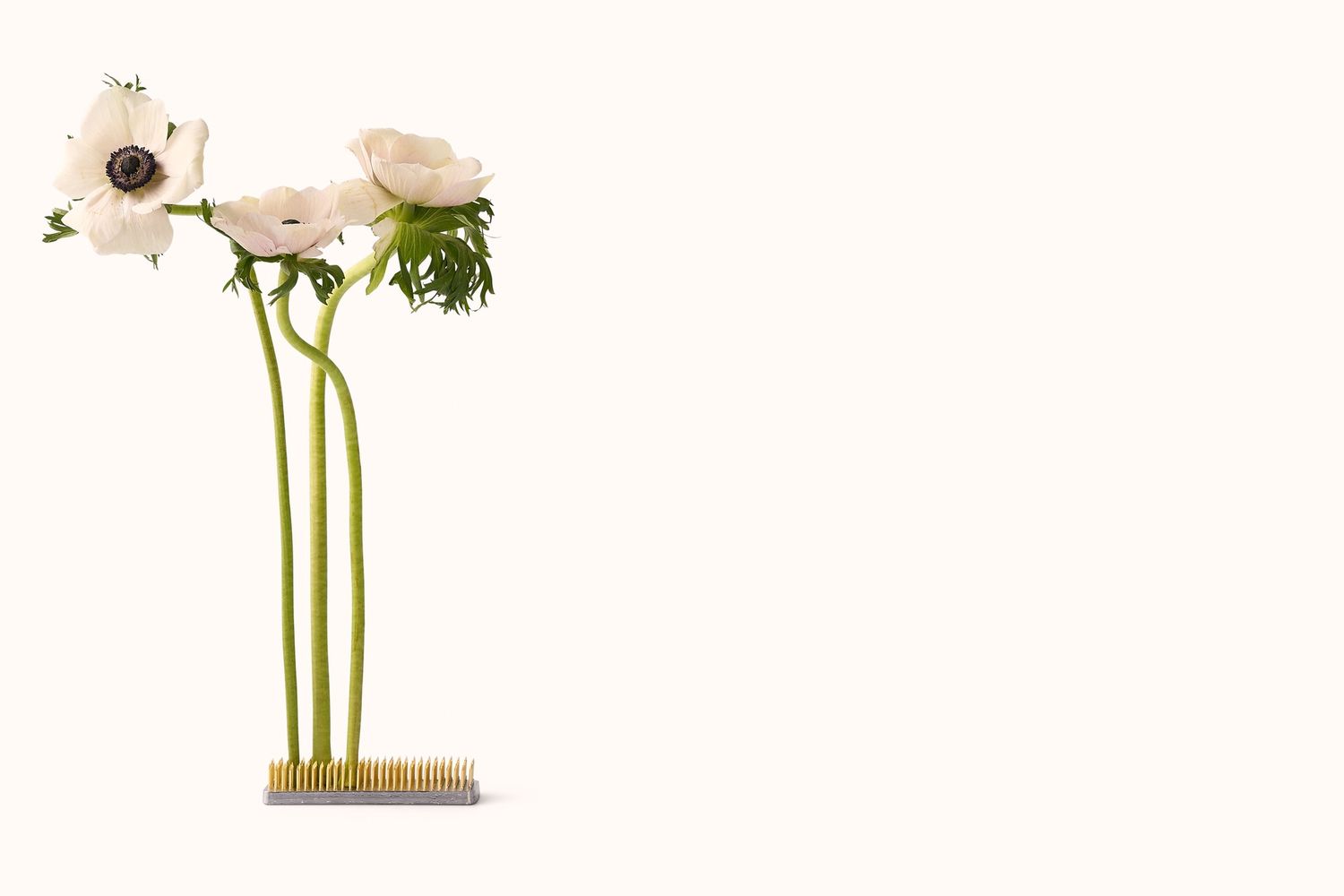 NIWAKI BRASS PIN LONG KENZAN FLOWER FROG