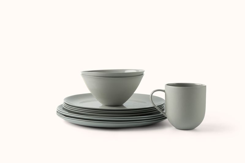 MUD ASH FLARED DINNERWARE