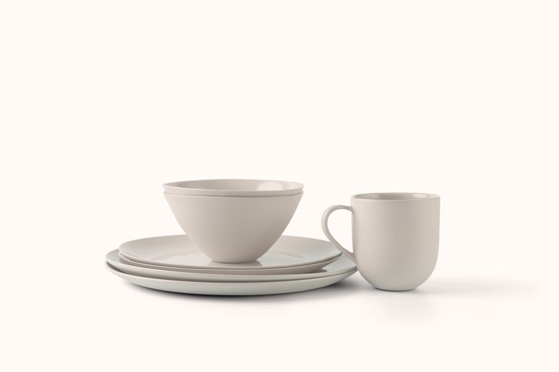 MUD DUST FLARED DINNERWARE