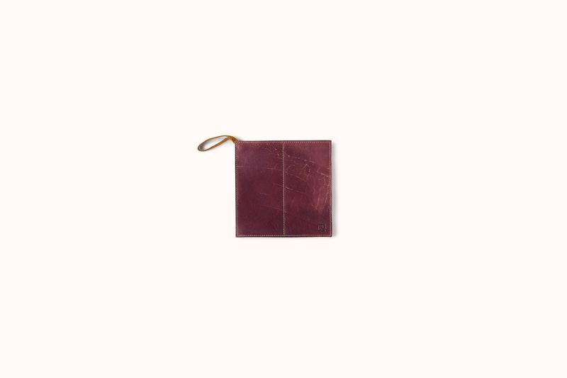 LINNY KENNEY EGGPLANT LEATHER OVEN SQUARE