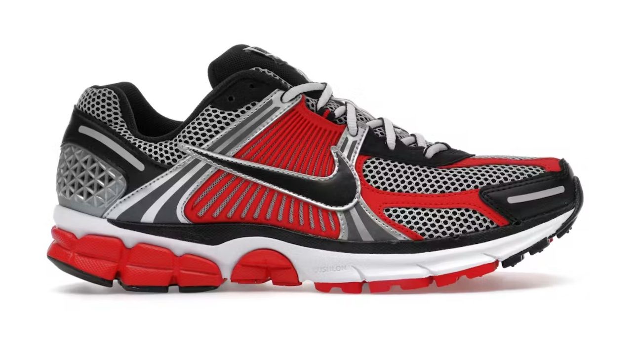 Nike Zoom Vomero 5 Metallic Silver uni red