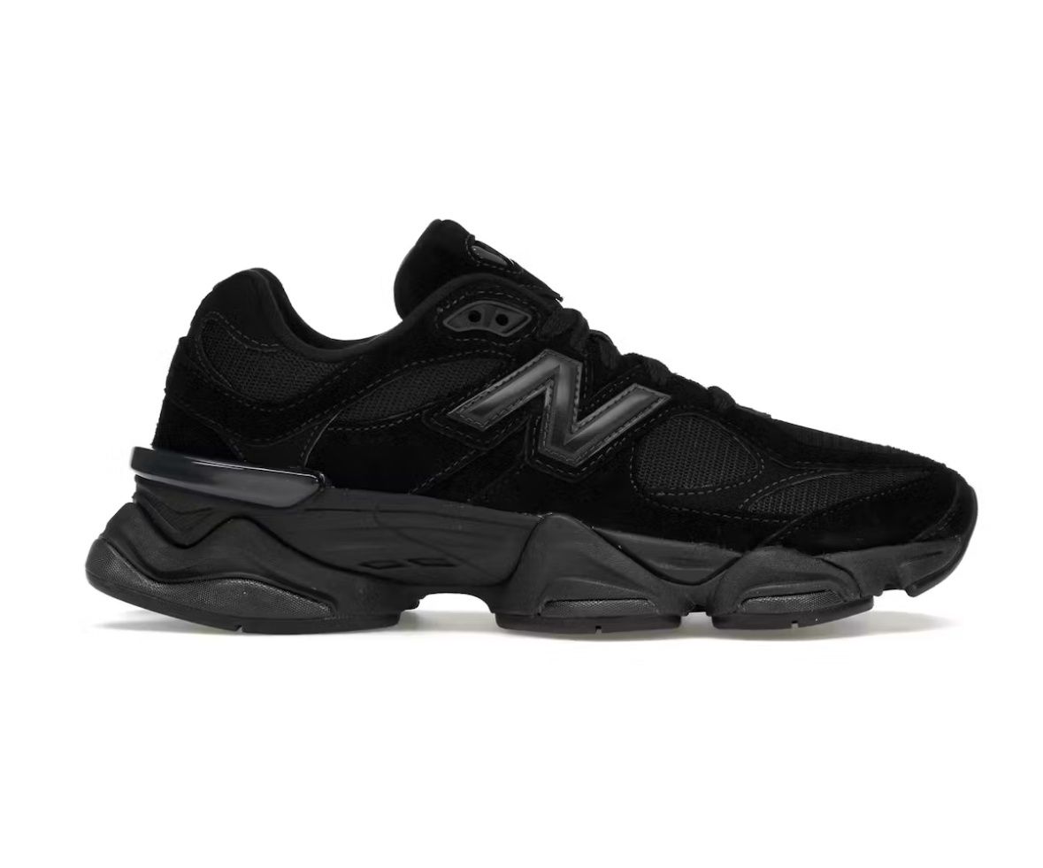 New Balance Triple Black