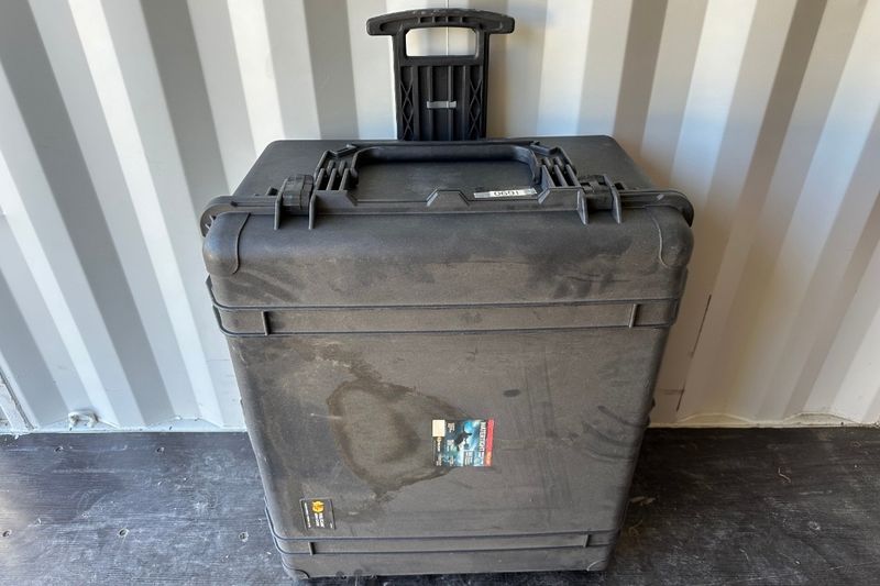 PELICAN TRANSPORT CASE, PROTECTOR SERIES, BLACK, PELICAN - PELICAN CASES - PE-CA-BL-1690, NEW SURPLUS, SOLD PER EACH