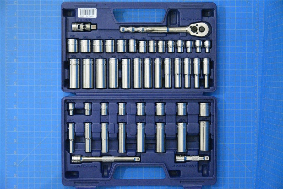 47-Piece 3/8&quot; Drive Socket and Drive Tool Set, 6- &amp; 12-Point, Compact Case, SAE &amp; Metric — Williams Industrial Tools (JHW50666)