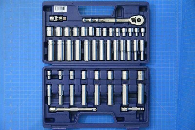 47-Piece 3/8&quot; Drive Socket and Drive Tool Set, 6- &amp; 12-Point, Compact Case, SAE &amp; Metric — Williams Industrial Tools (JHW50666)
