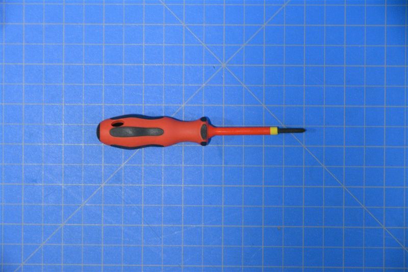 Phillips Insulated Screwdriver, Size 0, 2-3/8&quot; Blade — Williams Industrial Tools (INDP060)