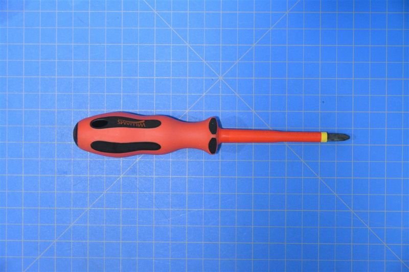Phillips Insulated Screwdriver, Size 2, 4&quot; Blade — Williams Industrial Tools (INDP2100)