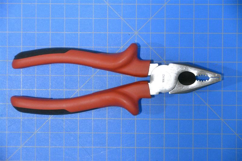 7&quot; Insulated Combination Pliers — Williams Industrial Tools (INCP7)