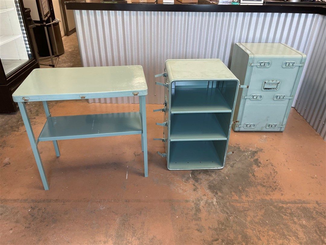 US MILITARY FIELD MEDICAL DESK AND INSTRUMENT CHEST (TYPE 2)