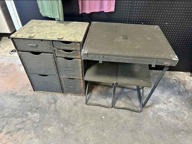 US MILITARY OFFICERS FIELD DESK - HEADQUARTERS TABLE TRUNK