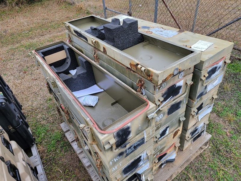 Military Aerospace-Grade CNU-317/E Steel Transport &amp; Storage Container — NSN 8140-01-077-7337