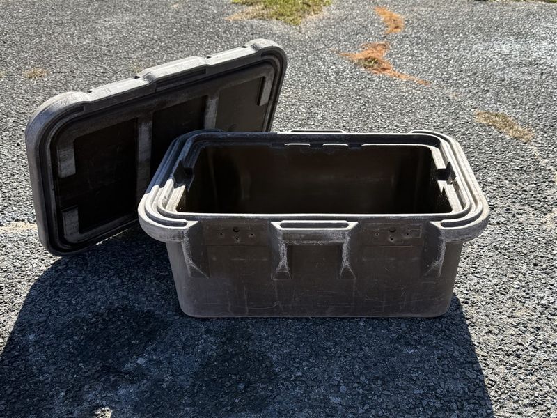 Cambro Military-Grade Storage Tote – Heavy-Duty Field Container